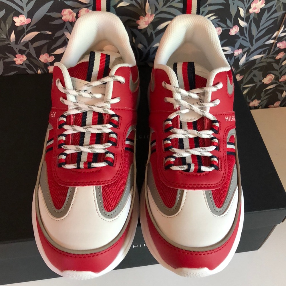 Tommy Hilfiger women’s Cedro sneakers